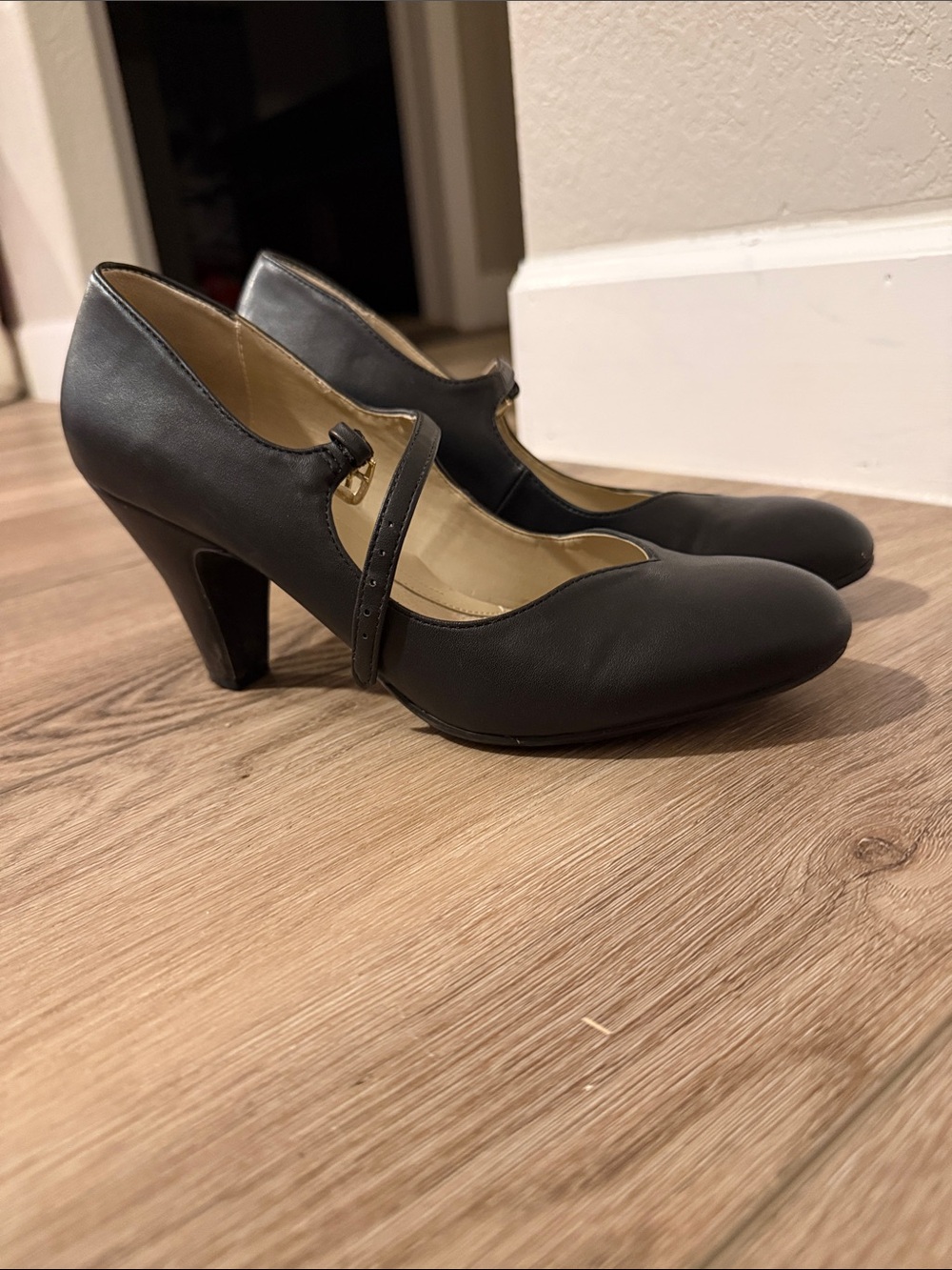 Naturalizer Black Mary Jane Heels